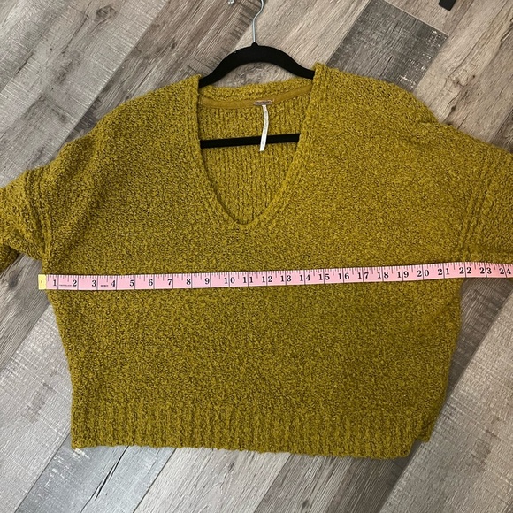 Free People Finders Keepers V neck sweater in Athens Moss Sz XS (oversized) EUC - Picture 6 of 9